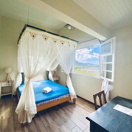 Chambre Et Sdb Privative Ylang Ylang Vue Mont Pelee Dans Maison Partagee Le Morne-Rouge Екстериор снимка